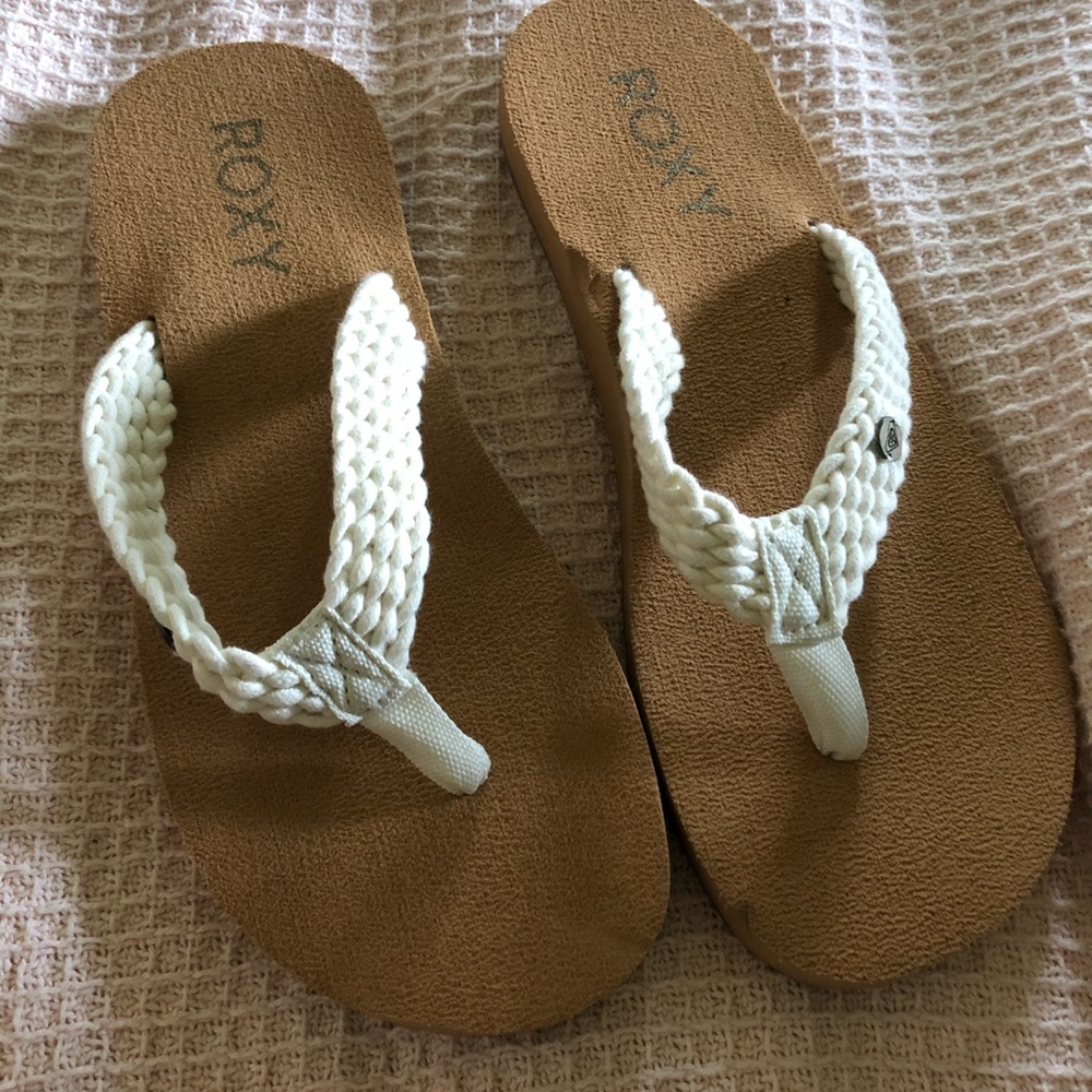 NWOT Flip flops